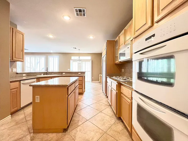 674 Fynn Valley Dr — Photo 8