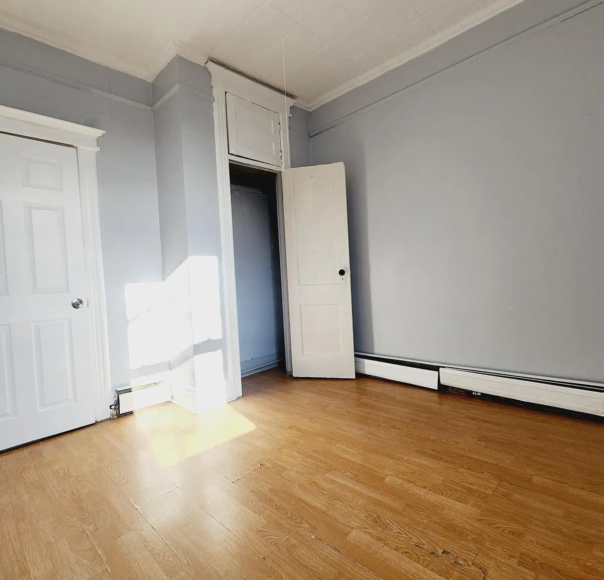 3 bed, $2,200 — Photo 1