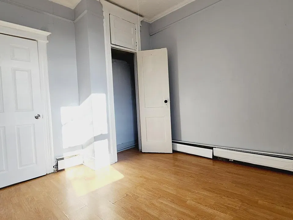 9 Grant Ave #3LY