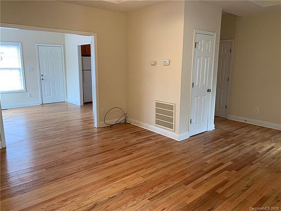 5th image of 1016 Mays Ct
