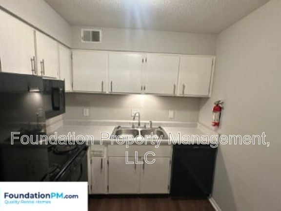 3rd image of 3949 Macon Rd #4