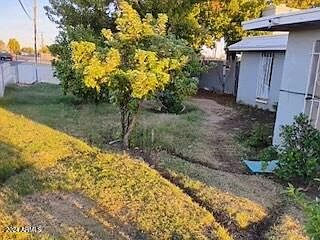 4th image of 3237 W Glenrosa Avenue