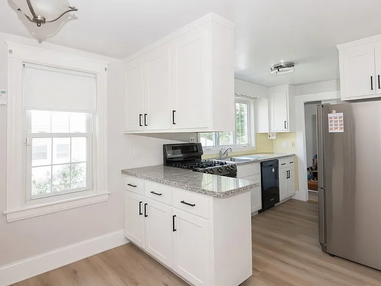 204 Walpole St #1 — Photo 9