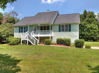11 Hawkstone Ct, Rydal, GA 30171
