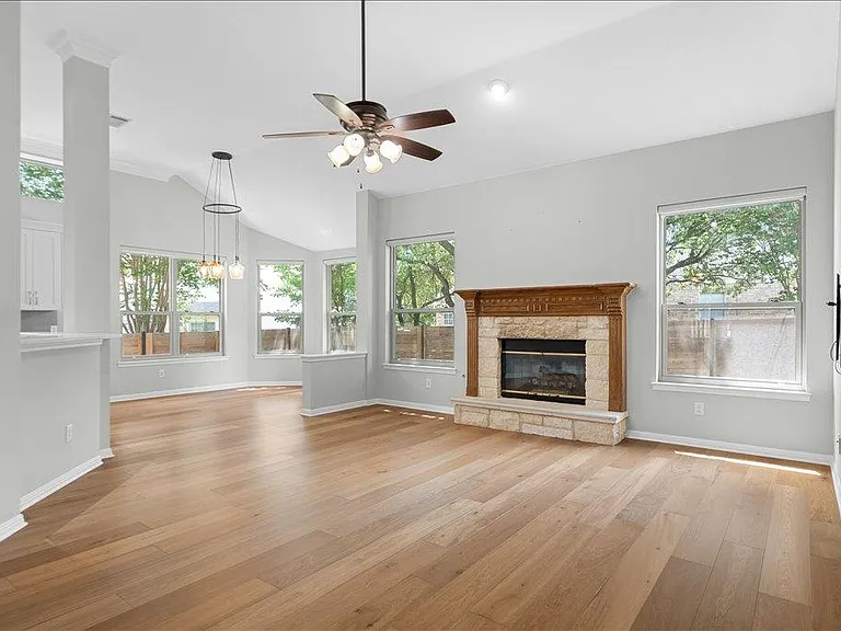 5301 Deerwood Ln — Photo 7