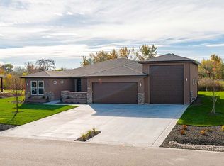 11821 W Pinewood River Ln, Star, ID 83669