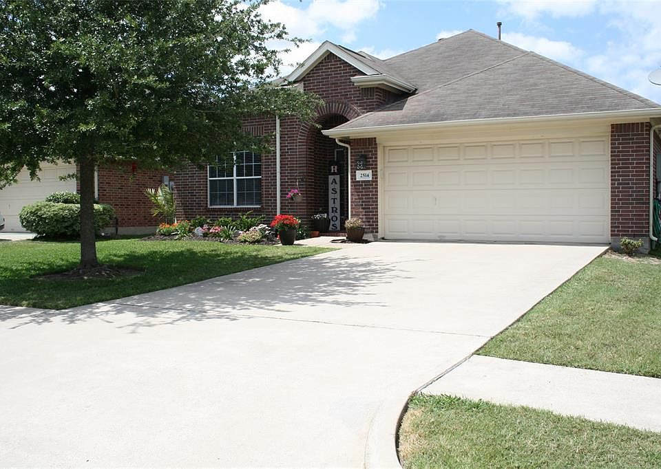 1st image of 2514 Artesia Dr