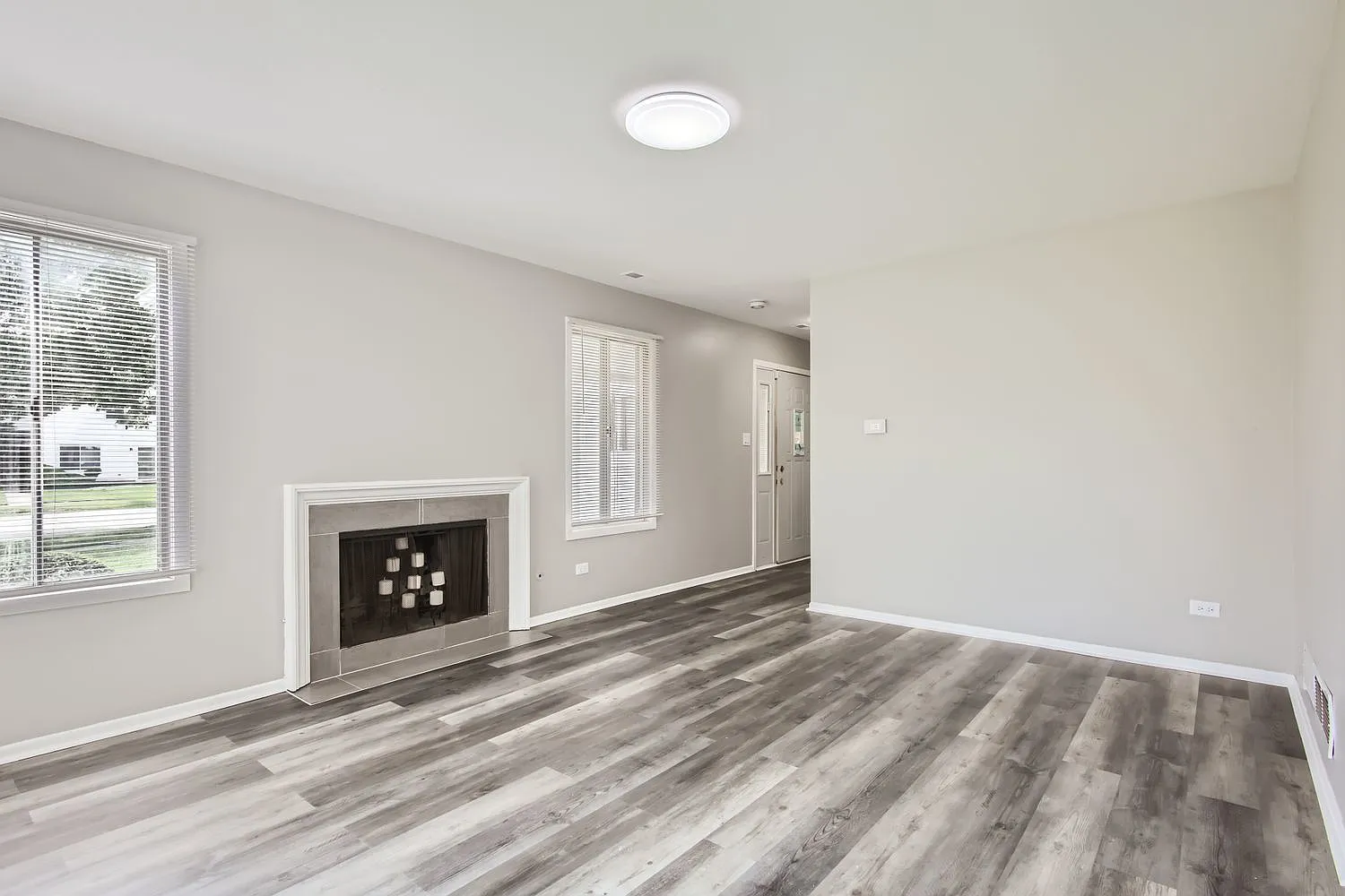 2 bed, 1.5 bath, 1100 sqft, $2,300 — Photo 3