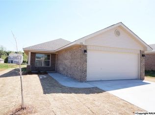 228 Cotton Bayou Dr, Meridianville, AL 35759