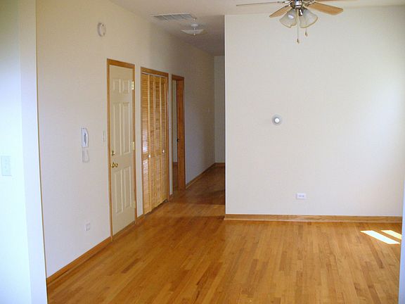 5th image of 2041 N Keeler Ave #2