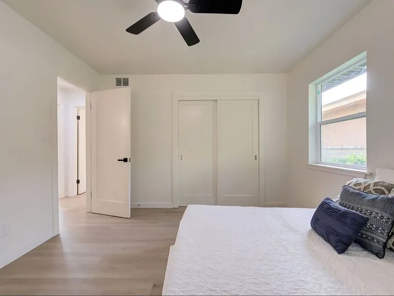 4713 N Prospect Ave — Photo 10