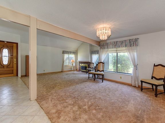 5th image of 8079 Oak Meadow Ct