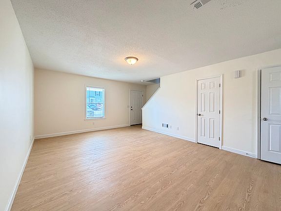 3rd image of 2274 Pinta Dr #C