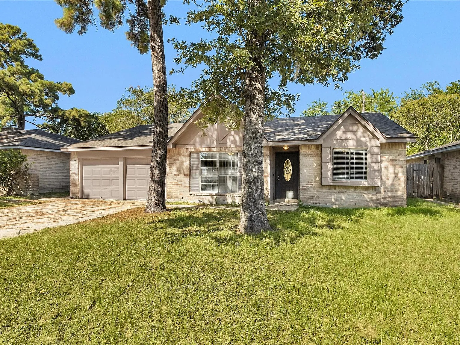 3 bed, 2.0 bath, 1643 sqft, $1,550 — Photo 2