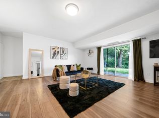 12650 Dara Dr APT T2, Woodbridge, VA