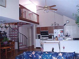 4th image of 15 Queen Ann Ct