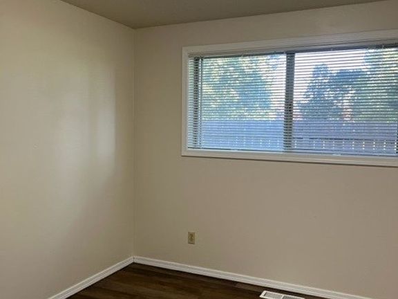 5th image of 4975 13th Ave NE #4986