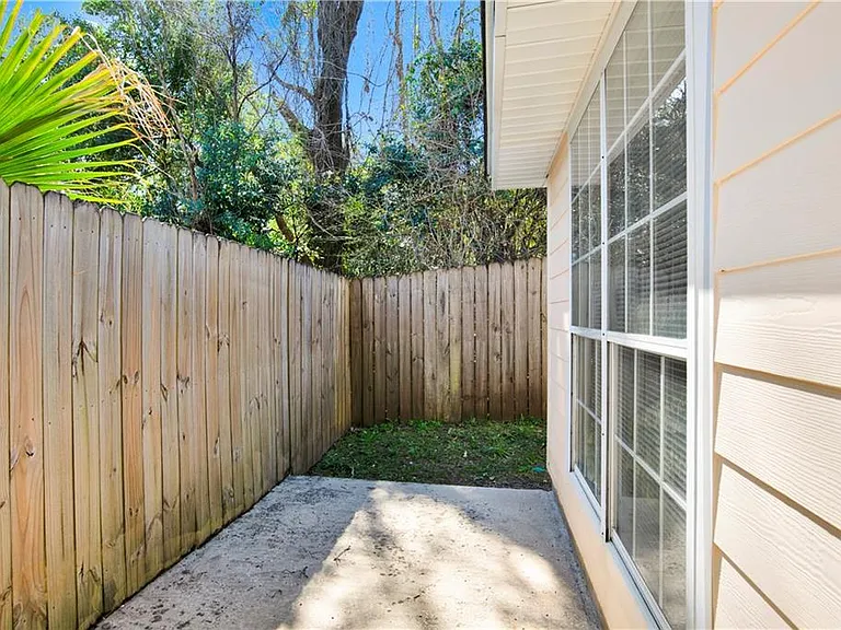 5631 Bentley Ln — Photo 24