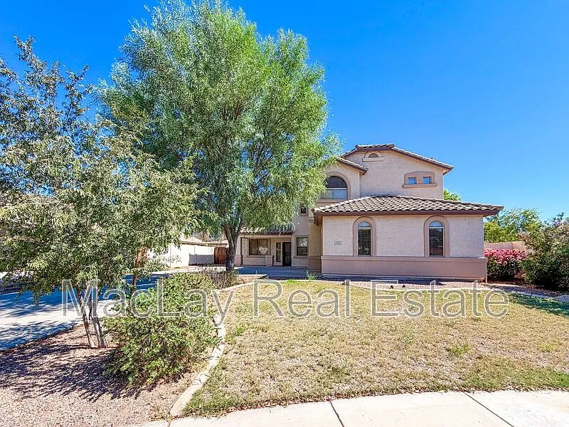 4 bed, 2.5 bath, 3021 sqft, $2,750 — Photo 2