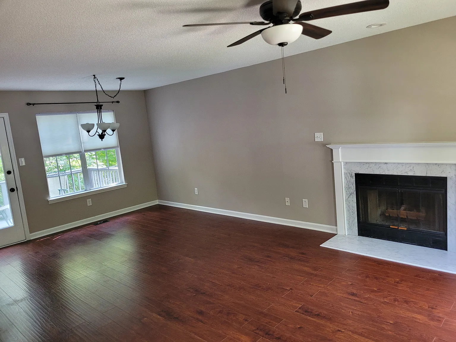 4212 Bluffs Ln — Photo 2