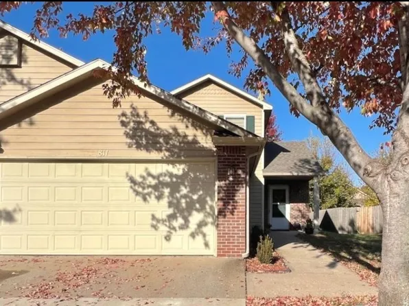 811 Morning Dove Ct, Lawrence, KS 66049