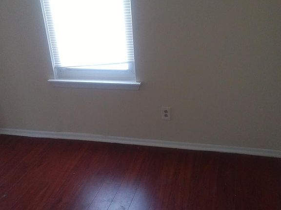 4th image of 3838 S Sacramento Ave APT 2R