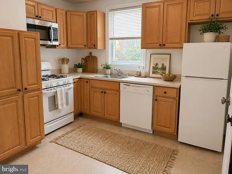 120 Overhill Ave — Photo 6