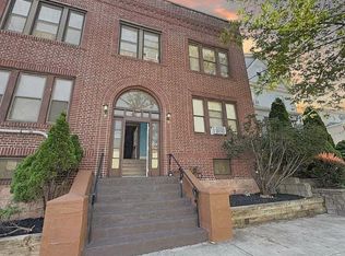 452 Avenue E APT 4, Bayonne, NJ 07002