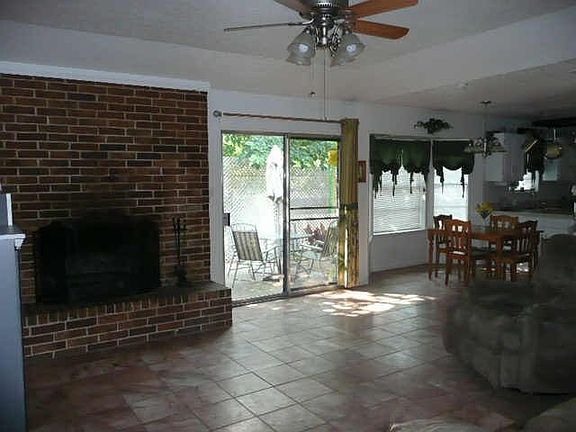 2nd image of 1325 E Windsor Dr
