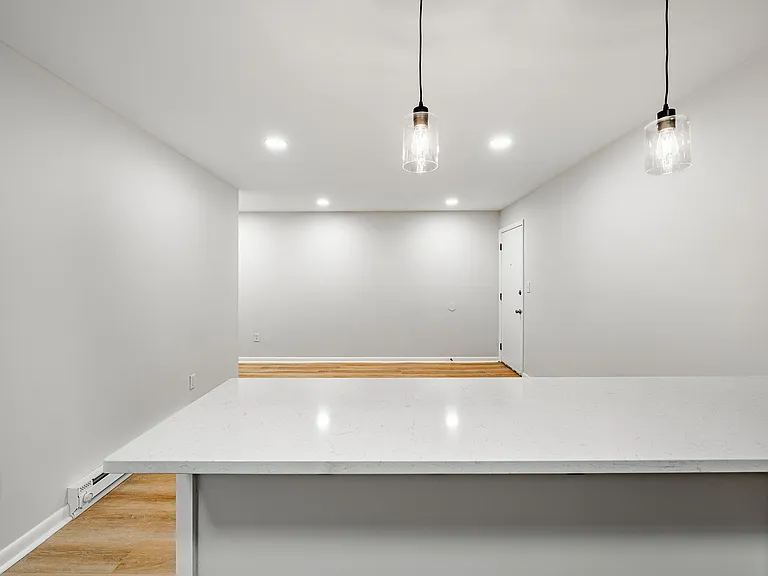 409 E Washington St #W-7 — Photo 7