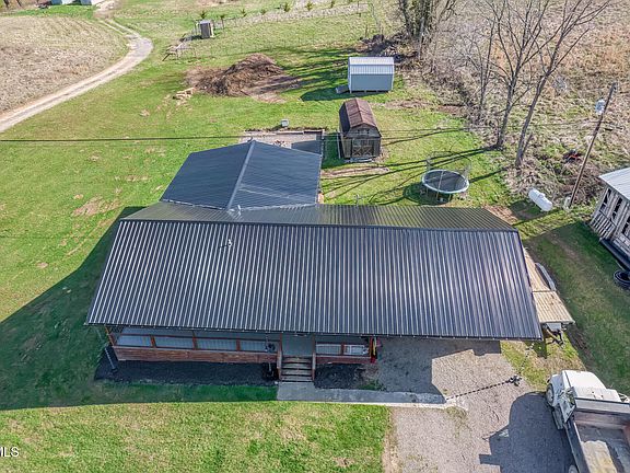 3rd image of 657 Pedro Shoun Ln