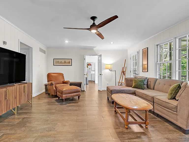 519 Princeton Oaks Cv — Photo 11
