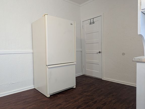 KITCHEN REFRIGERATOR VIEW