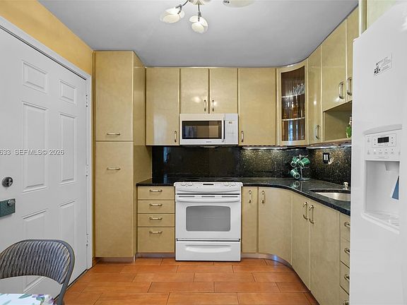 2nd image of 3551 NE 169th St APT 301