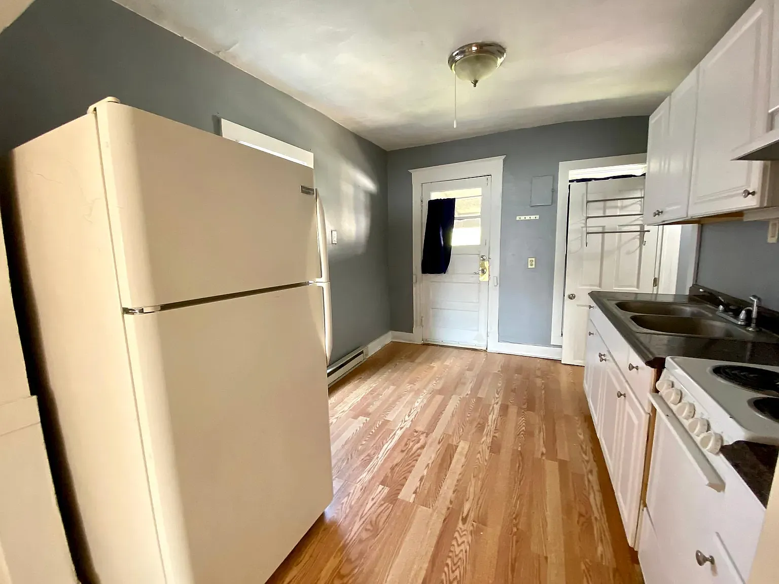 1 bed, 600 sqft, $1,100 — Photo 3