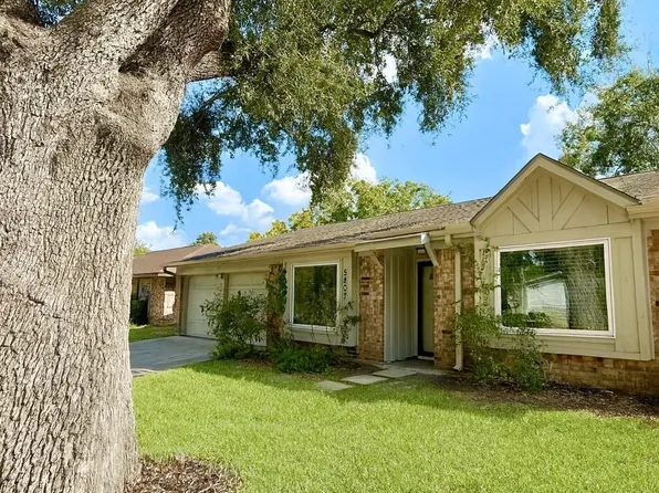 5807 Silver Forest Dr, Houston, TX 77092