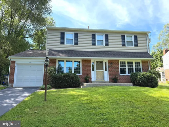 8 Deer Run Ln, Malvern, PA 19355