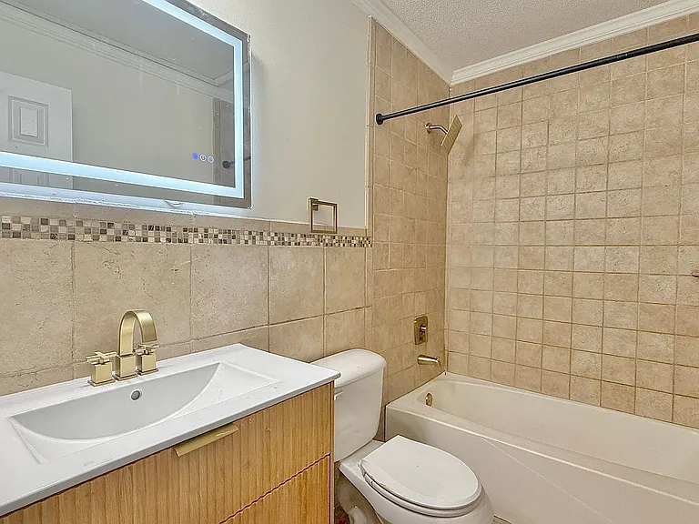 727 S Main St #107 — Photo 17