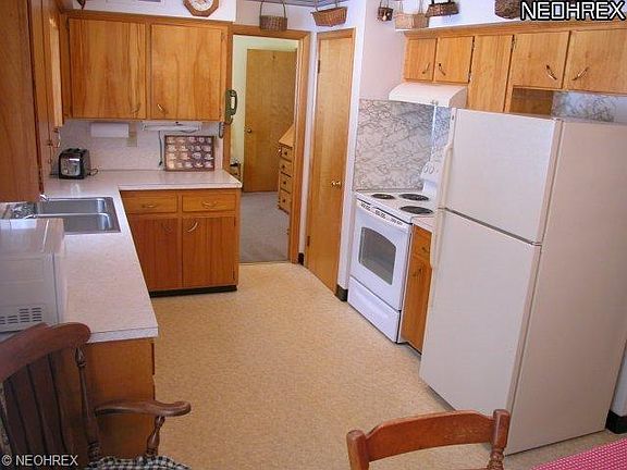 4th image of 2900 Meadowbrook Dr