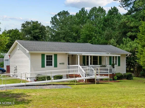 4432 Carthage Road, West End, NC 27376