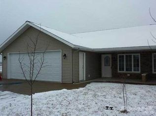 709 W 3rd St, Kalona, IA 52247