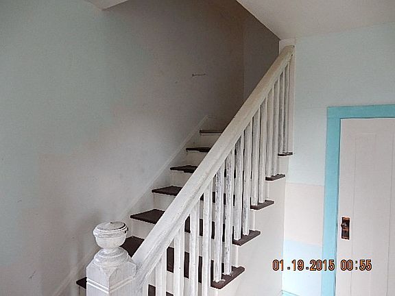 2nd image of 218 N 5th St