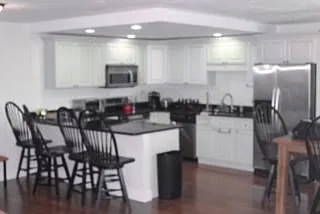 3 bed, 2.5 bath, 1722 sqft, $1,950 — Photo 2