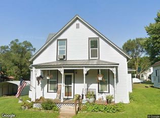 301 Maple St, Bonaparte, IA 52620