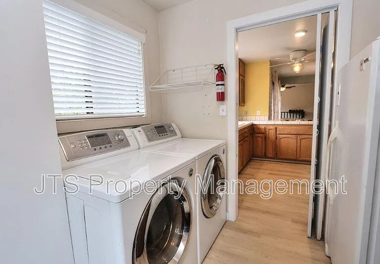 2812 Centennial Ct — Photo 25
