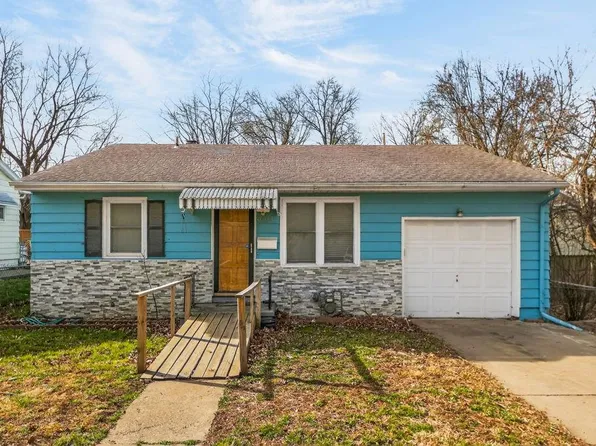 3134 Faraon St, Saint Joseph, MO 64501