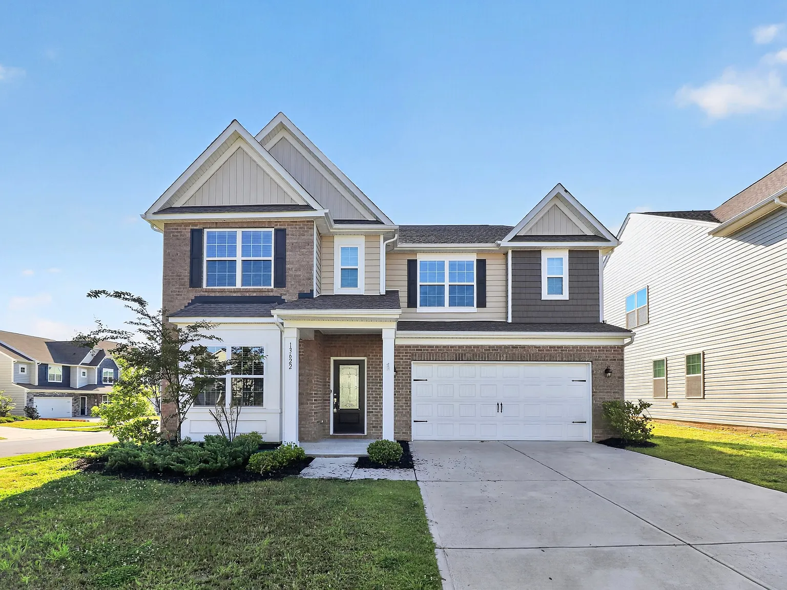 5 bed, 4.5 bath, 3269 sqft, $3,100 — Photo 1