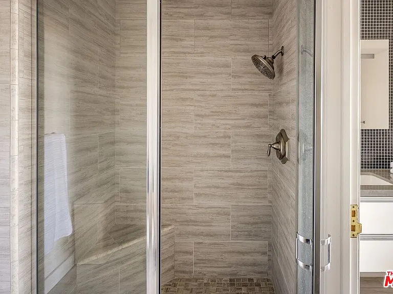 10724 Wilshire Blvd #712 — Photo 26