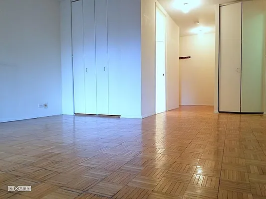 Rented by Citi Habitats | media 30