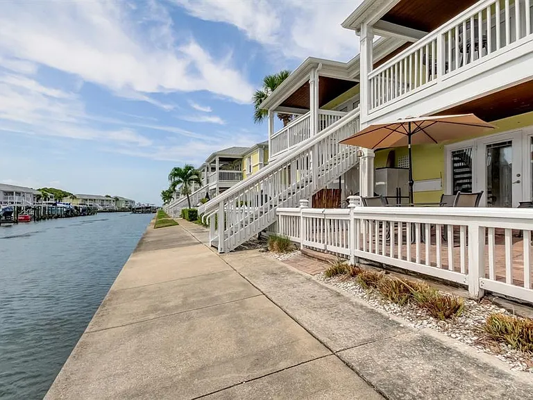 5092 Beach Dr SE #A — Photo 4